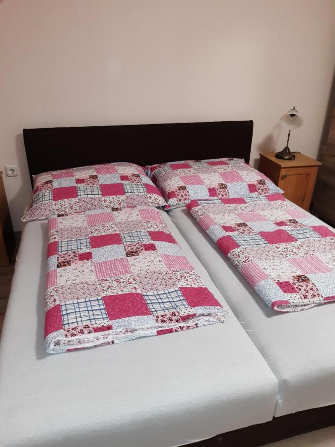 Boglarka Apartman Gyula Exteriör bild