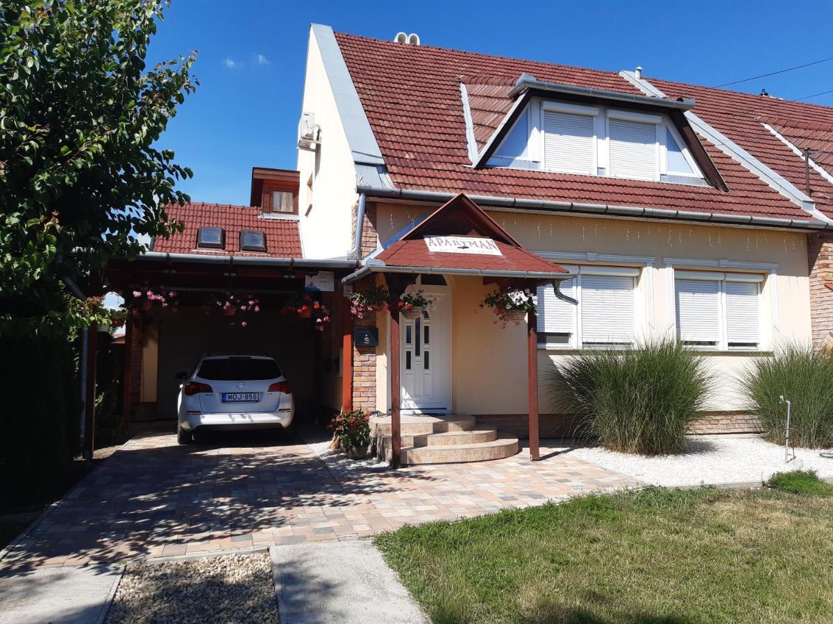 Boglarka Apartman Gyula Exteriör bild