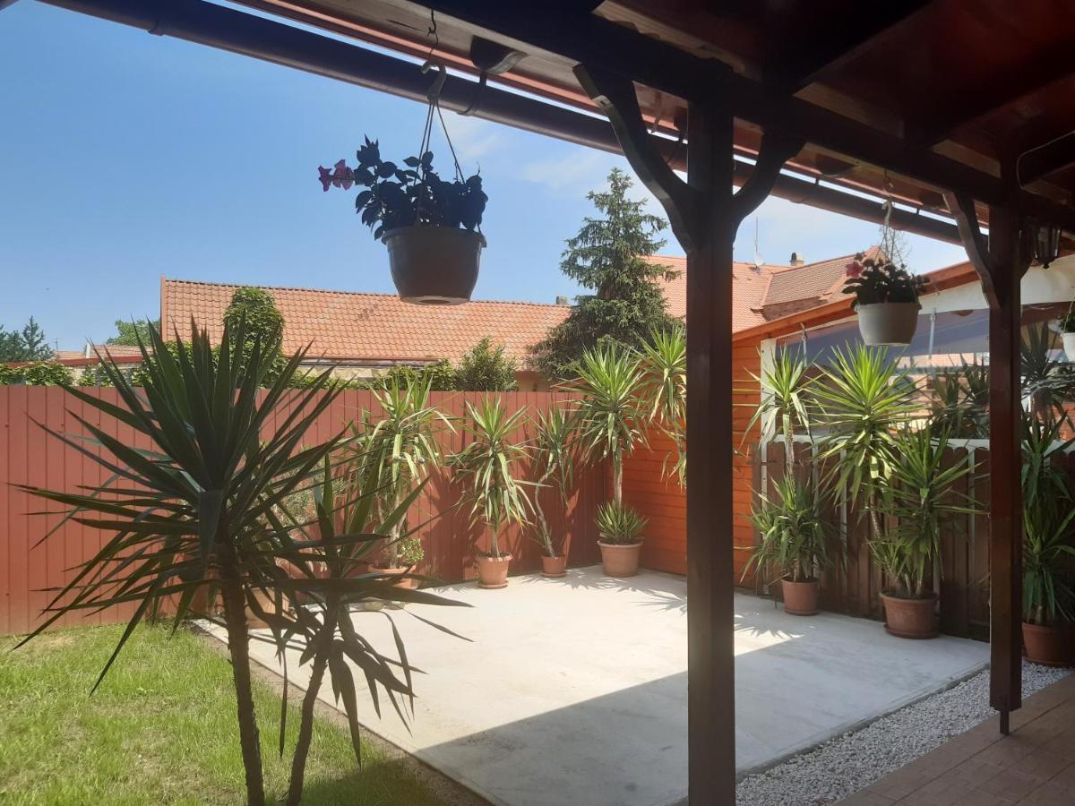 Boglarka Apartman Gyula Exteriör bild